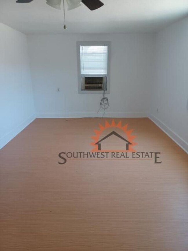 Foto del edificio - Charming 2 bedroom 1 bathroom home