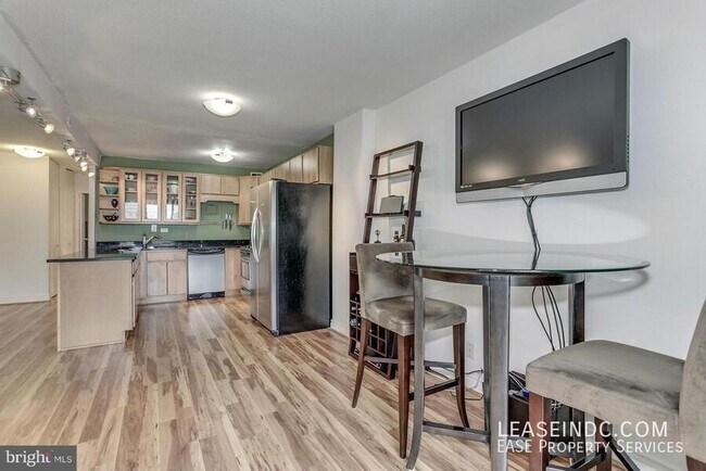 Foto del edificio - 2201 L St NW