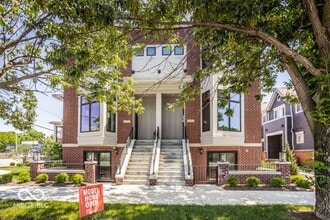 Building Photo - 1561 N College Ave