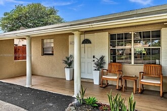 Building Photo - 4633 SW 28th Ave