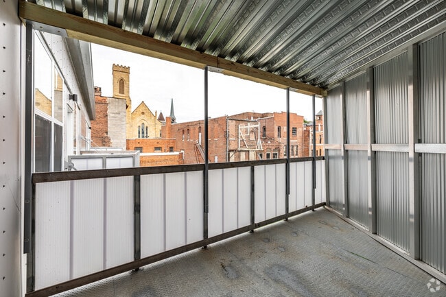 Studio - 500SF - Balcony - Tama Too Apartments