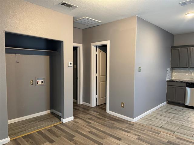 Foto del edificio - 7315 Toland St