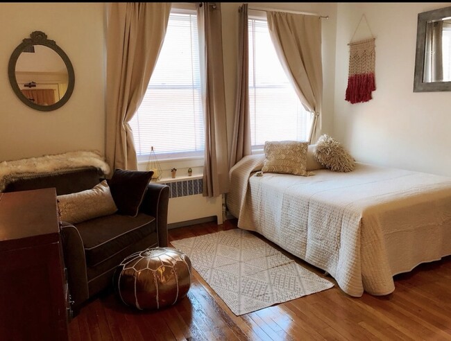 Building Photo - 108 2nd St SW