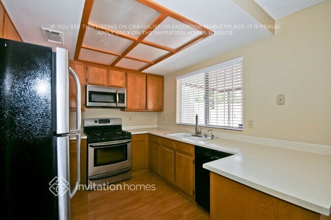Foto del edificio - 8404 Stapleton Ave