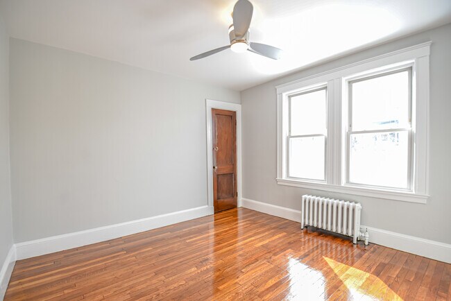 Building Photo - 99 Cresthill Rd