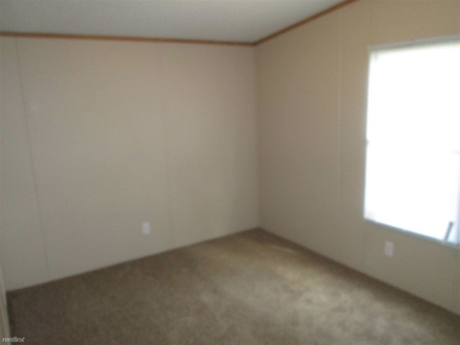 Building Photo - 3 br, 2 bath Mobile Home - 917 S Laporte St