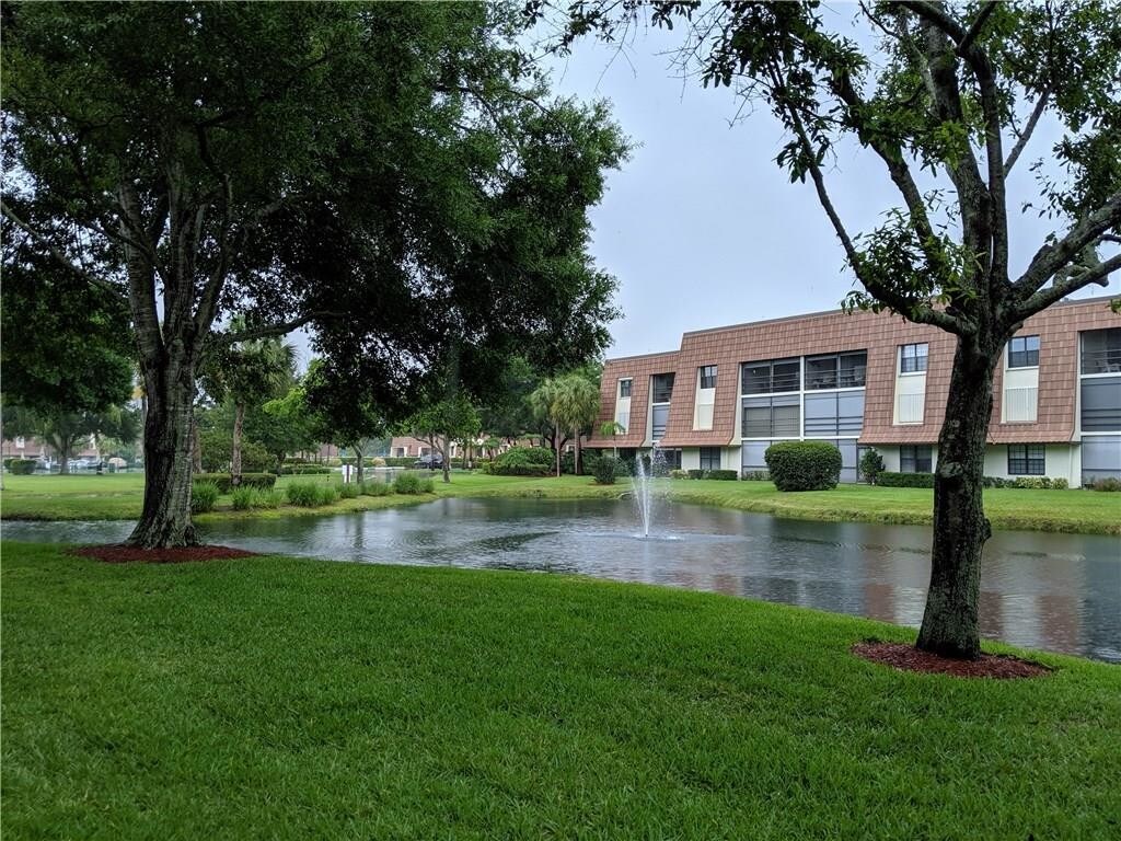 Foto principal - 3100 SE Pruitt Rd