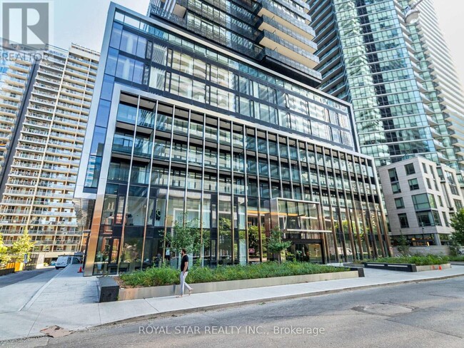 Building Photo - 55 Charles St E