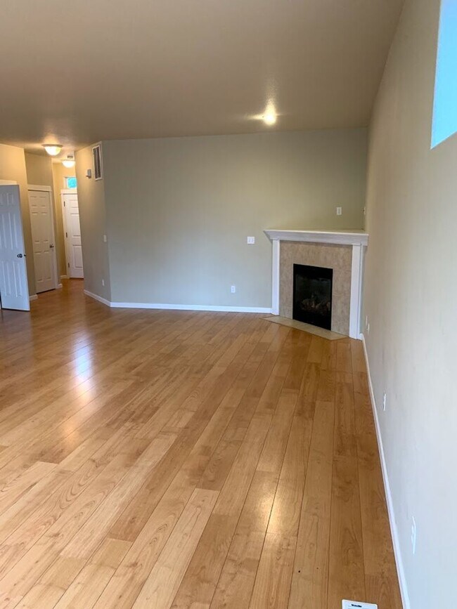 Foto del edificio - Close to Intel! 3bd, 2.5ba Home. Glencoe a...