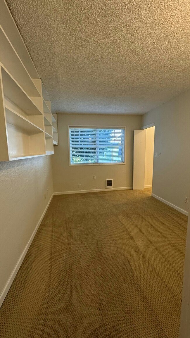 Foto del edificio - 322 24th Ave E