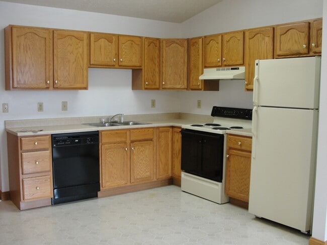 Building Photo - 2711 Fairmont Ct