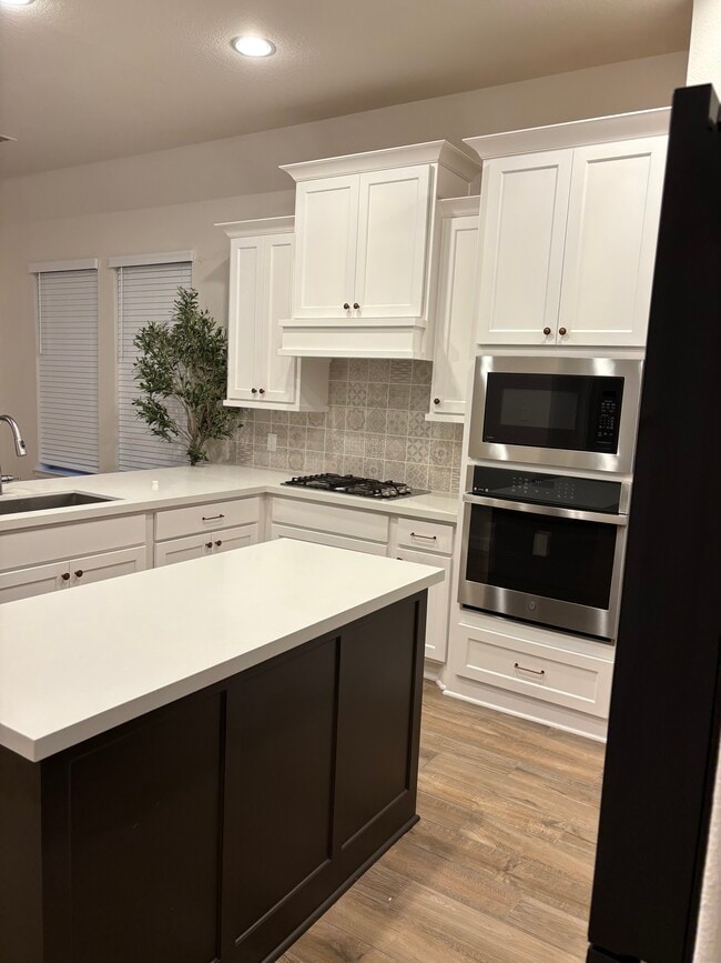Building Photo - 18522 Wolf Mountain Ln