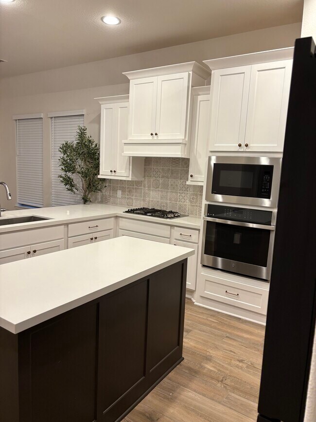 Foto del edificio - 18522 Wolf Mountain Ln