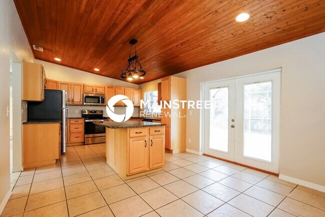Building Photo - 3 Bedroom Pet-Friendly Home in Fort Myers,...