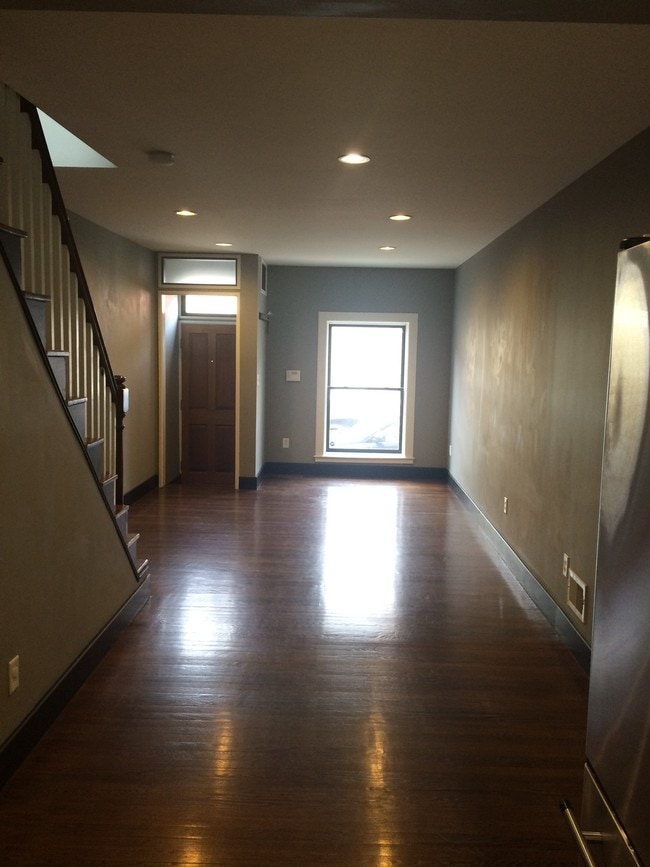 Building Photo - 139 N Decker Ave