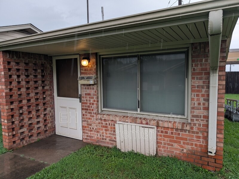 Foto principal - 8020 E 2nd St S