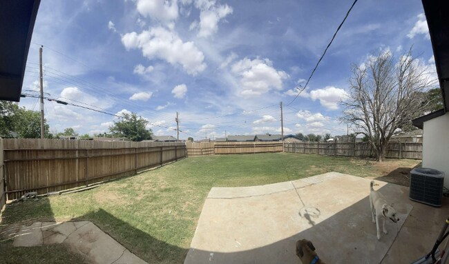 Foto del edificio - 1901 Hudson Ave