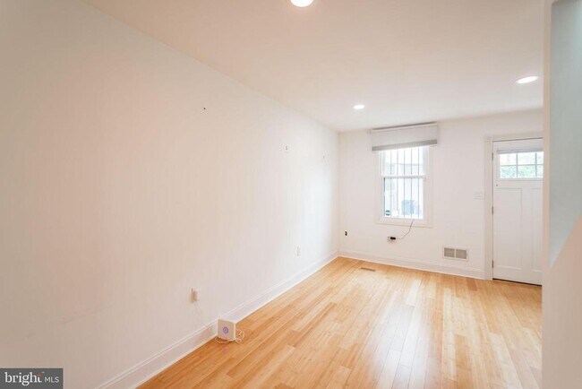 Foto del edificio - 2107 Clymer St