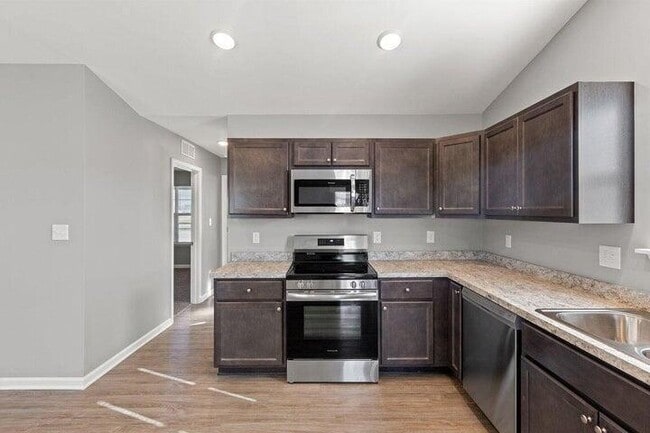 Building Photo - 221 Parker Pl