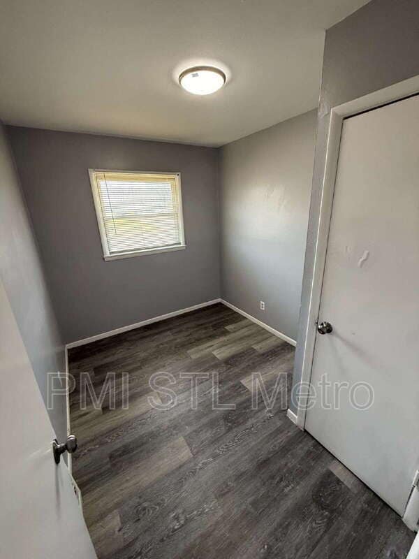 Photo - 323 Shepley Dr House