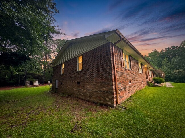 Building Photo - 1700 Hawley School Rd