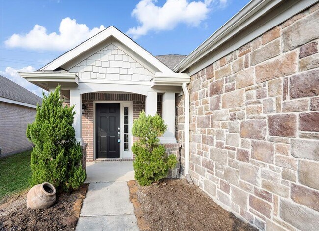 Building Photo - 29723 Legends Green Dr