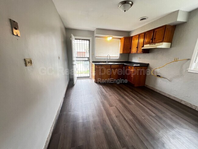 Foto del edificio - 9252 S Merrill Ave