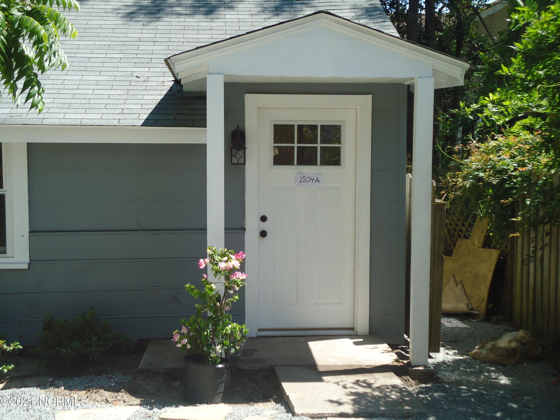 Primary Photo - 2204 Princess Pl Dr