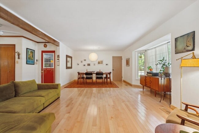 Building Photo - 2712 Braemar Dr