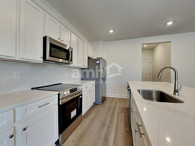 Building Photo - 416 Armstrong Curve