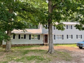 Building Photo - 1352 Briles Dr