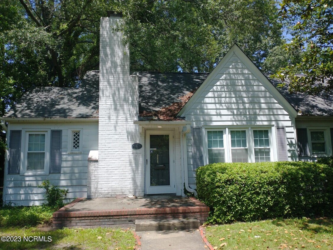 Primary Photo - 1205 E 2nd St