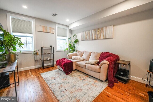 Foto del edificio - 731 18th St NE