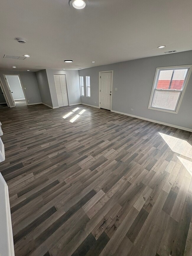 Foto del edificio - 432 W 61st Pl