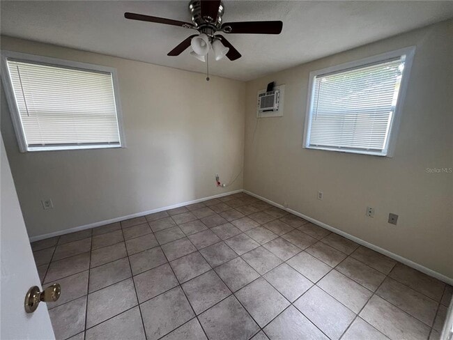 Building Photo - 255 Pineapple St