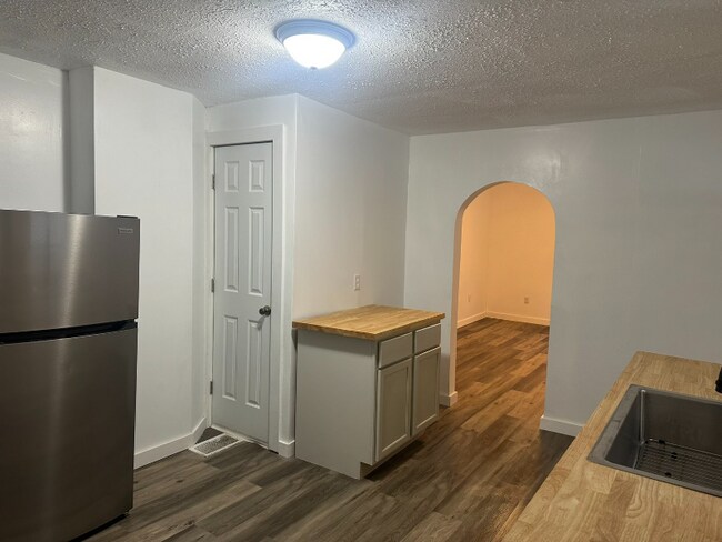 Foto del edificio - 203 Roan Ave