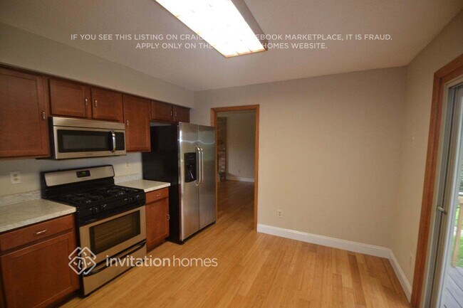 Building Photo - 7897 Kingsview Ln N