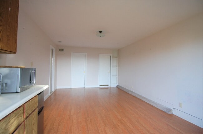 Building Photo - 1579 21st Ave