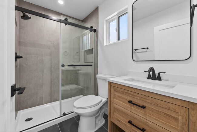 Foto del edificio - 680 E 45th St