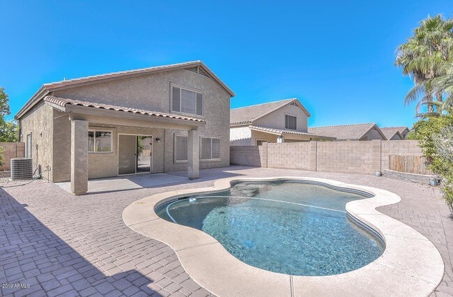 Foto del edificio - 7456 W Lone Cactus Dr