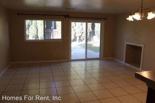 Building Photo - 3 br, 2 bath House - 1750 W. Sandra Ave
