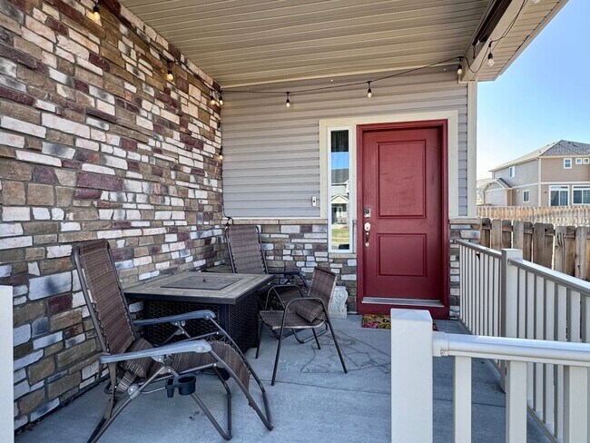 Building Photo - Beautifully Maintained 3 Bed/2.5 Bath Home...