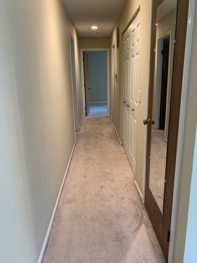 Foto del edificio - 5762 Ryewyck Dr