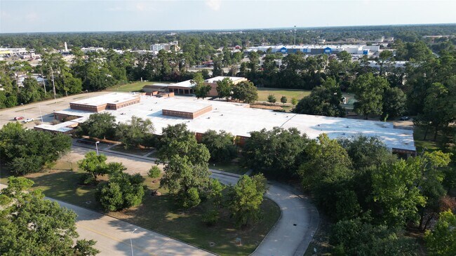 Building Photo - 19134 Milloak Dr