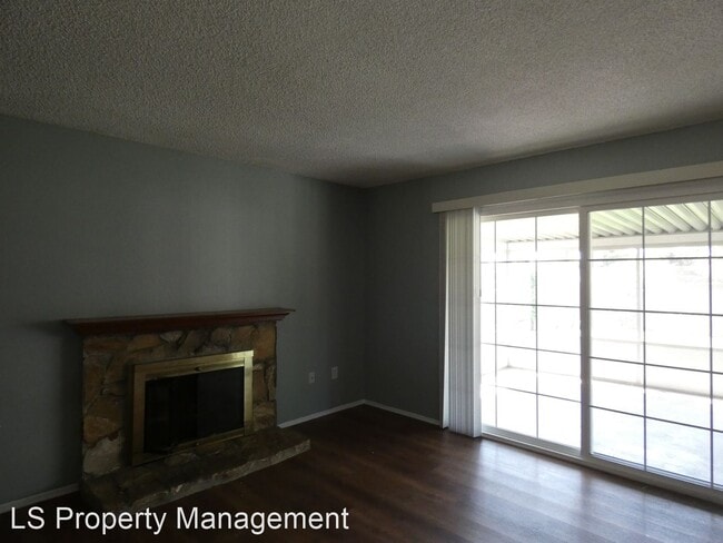 Building Photo - 3 br, 2 bath House - 13438 Reis St