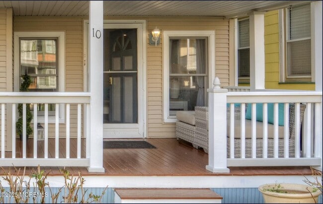 Building Photo - 10 Seaview Ave