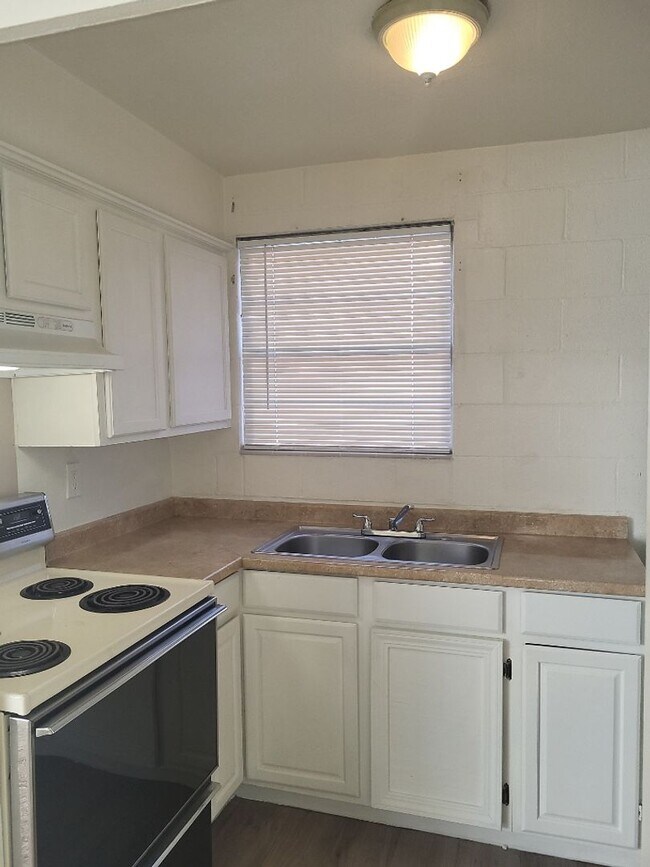 Foto del edificio - 913 Willow St