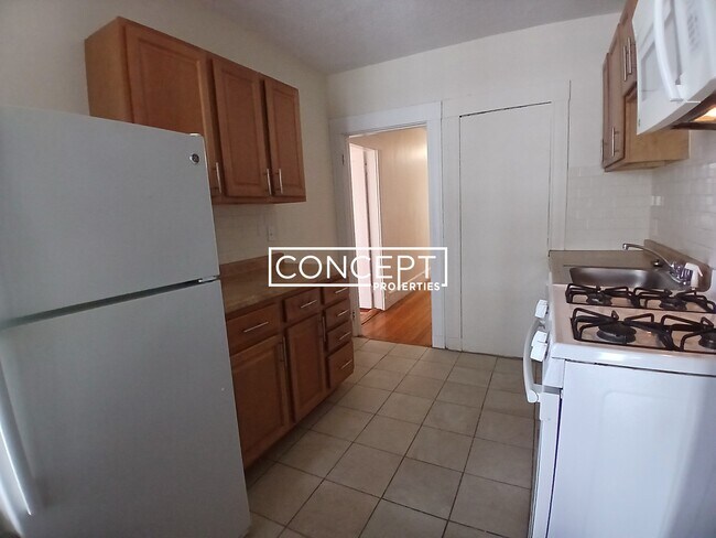 Building Photo - 15 Barrows St