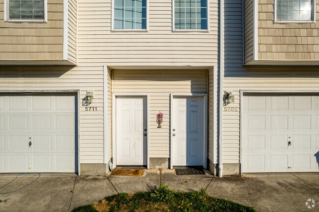 Building Photo - 5706 NE 135th Ave