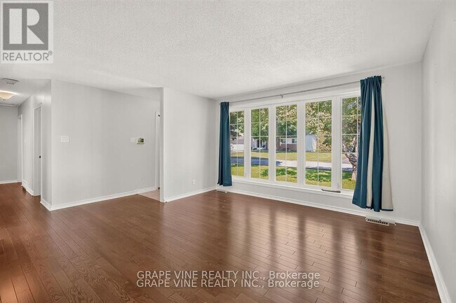Building Photo - 104 Oriole Ave